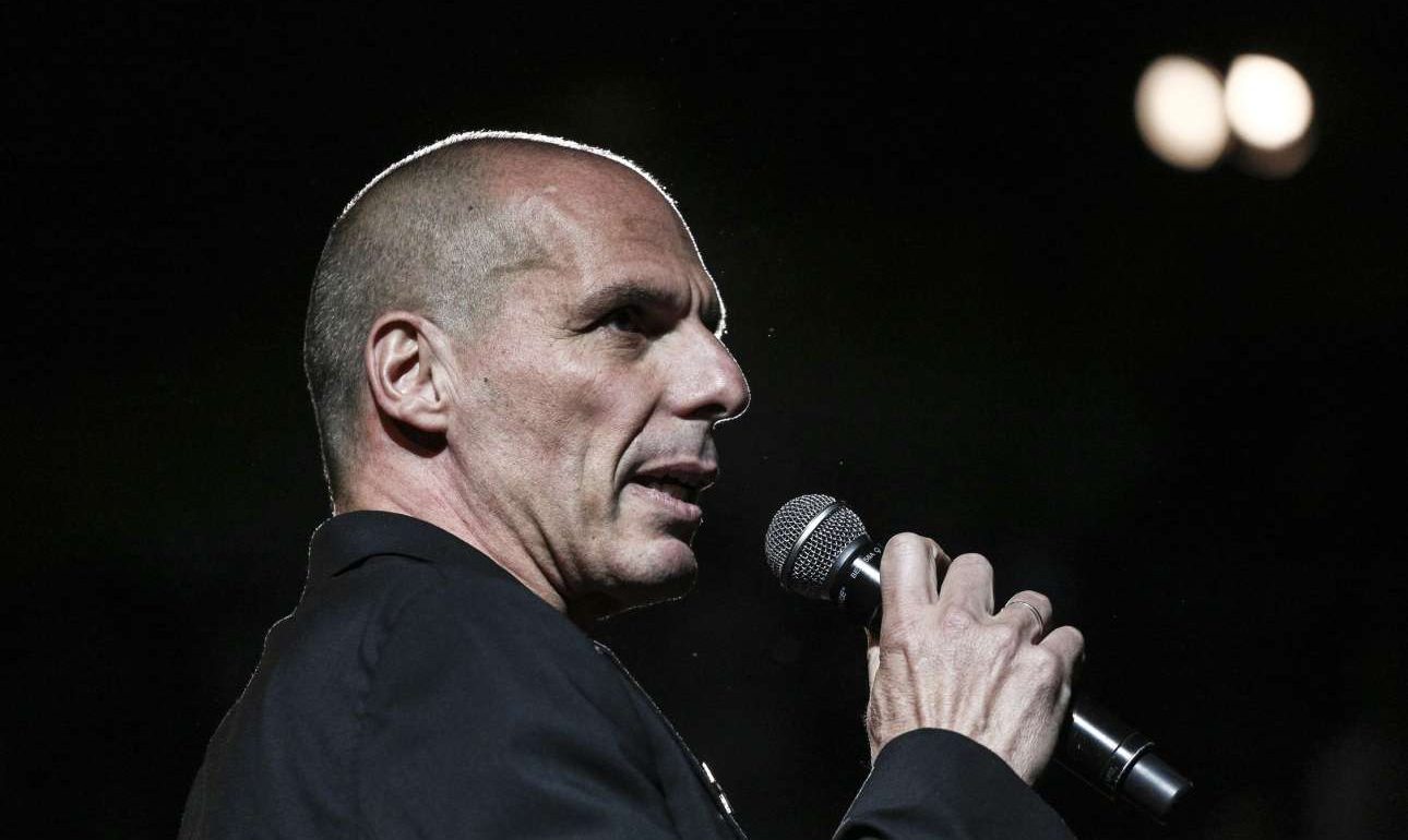 Ο Βαρουφάκης κατεβαίνει υποψήφιος στις ευρωεκλογές