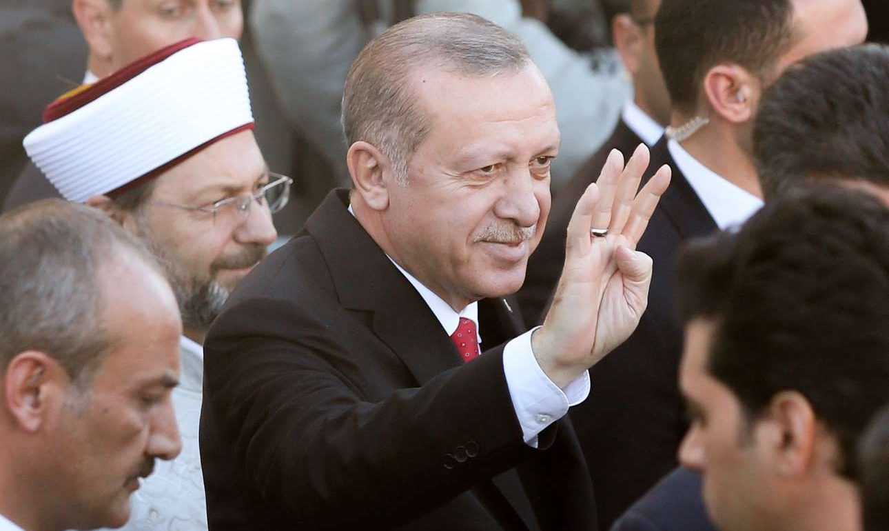 Κον-Mπεντίτ: «Ο Ερντογάν ήρθε στην Ελλάδα για να πάρει τους οκτώ αξιωματικούς»