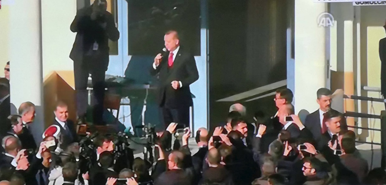 Ο Ερντογάν έβγαλε λόγο στους «ομογενείς της Θράκης» [βίντεο]