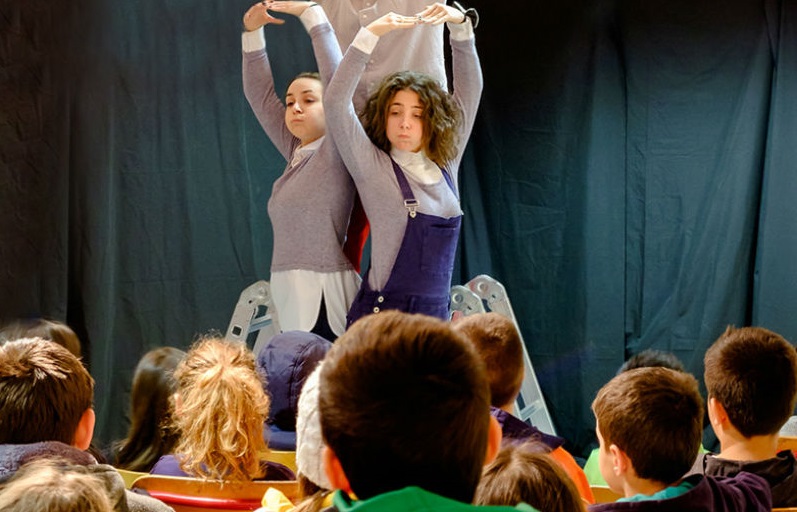 Χριστουγεννιάτικες θεατρικές παραστάσεις -με δωρεάν είσοδο- από τη Βιβλιοθήκη ΠΙΟΠ