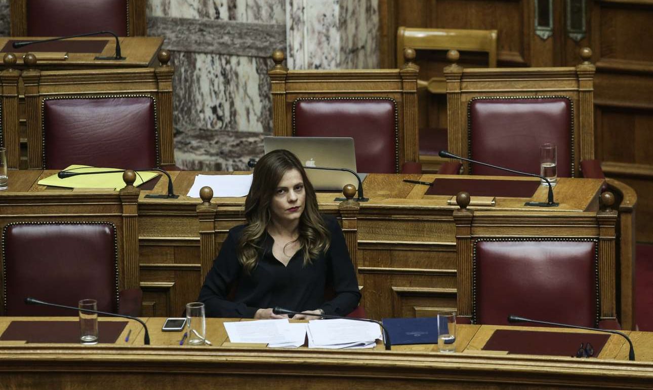 Αρον-άρον απέσυρε η κυβέρνηση τη διάταξη για τις απεργίες