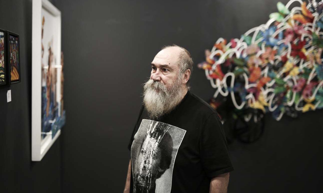 Πέθανε ο Τζίμης Πανούσης