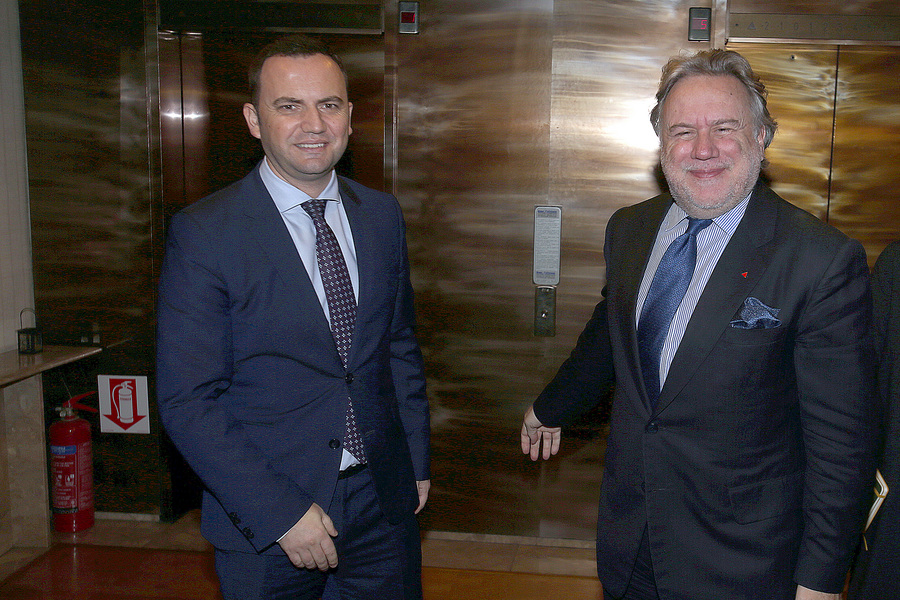 «Νέα Μακεδονία»: Ξέρουν οι Αλβανοί την ονομασία της ΠΓΔΜ;