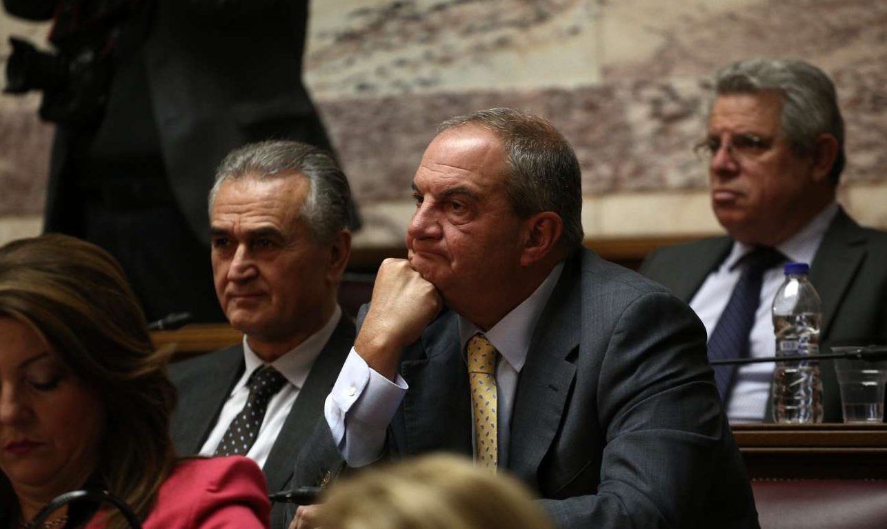 Αν θέλει να σιωπά ο Καραμανλής ας ιδιωτεύσει…