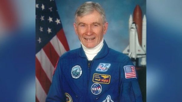 Ηταν ο μεγαλύτερος εν ζωή αστροναύτης (NASA)