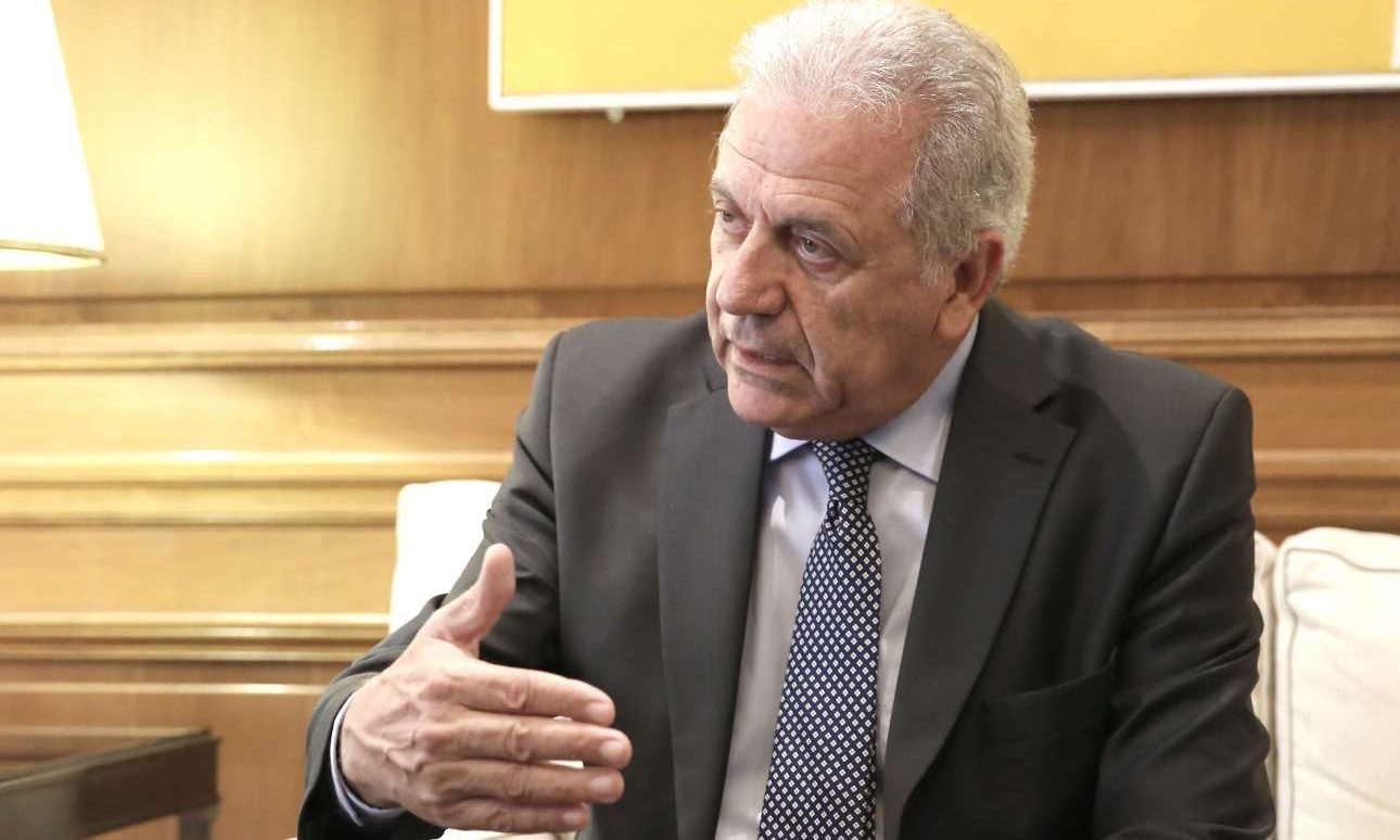 Αβραμόπουλος: Απαράδεκτο κάποιες ευρωπαϊκές χώρες να μη δέχονται πρόσφυγες