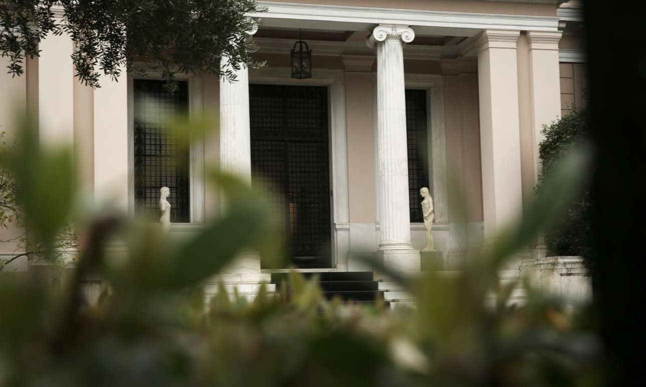 Σύγκρουση Μαξίμου – ΝΔ για Σκοπιανό: Αρχισαν να βγαίνουν οι «σκελετοί από το ντουλάπι»