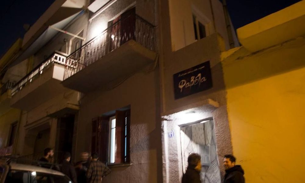 Χειροπέδες σε ακροδεξιούς για εμπρηστική επίθεση στον Πειραιά