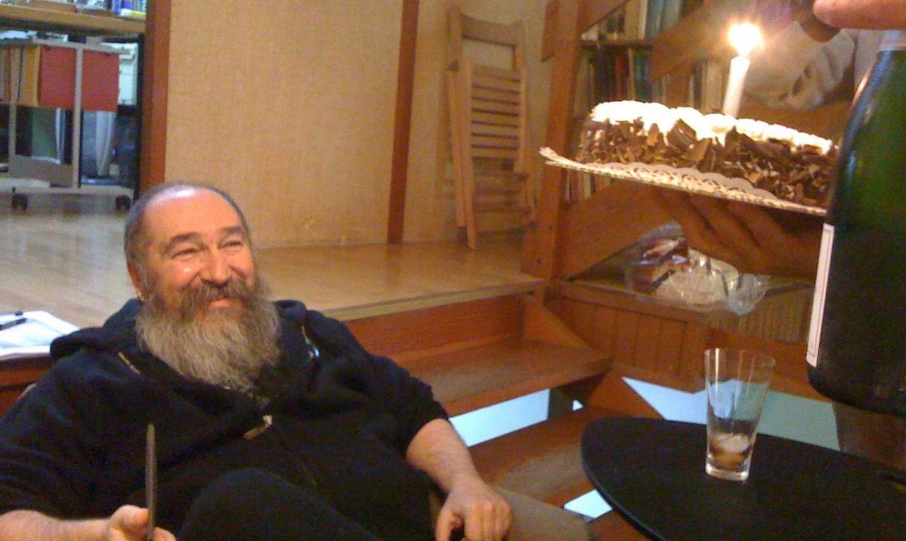 Παίζουμε μόνοι μας στο θέατρο, μωρό μου