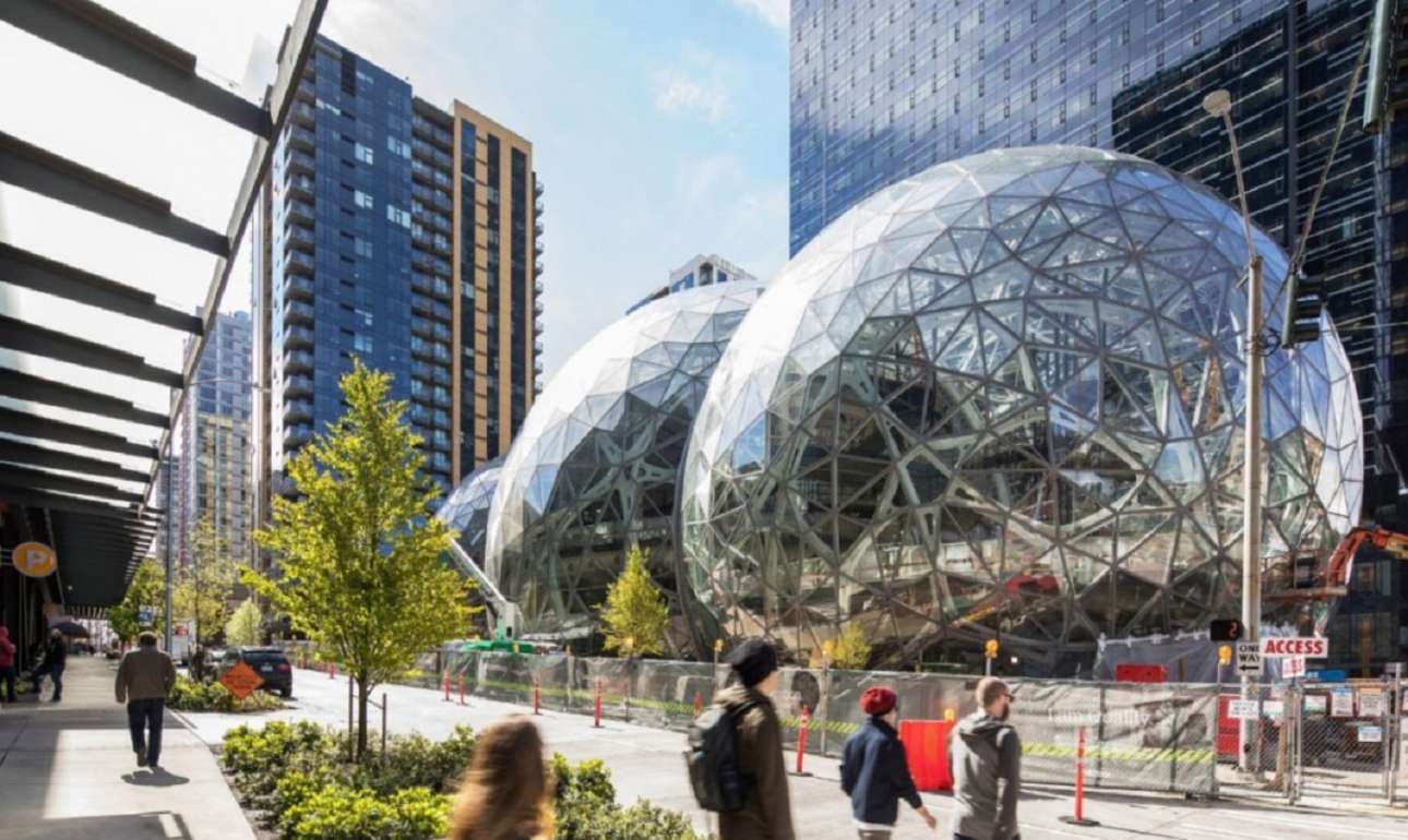 Eνα τροπικό δάσος -μέσα σε τρεις σφαίρες- τα νέα… γραφεία της Amazon στο Σιάτλ