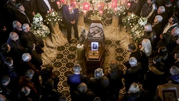 Συγκίνηση στον τελευταίο αποχαιρετισμό του Γκέραρντ