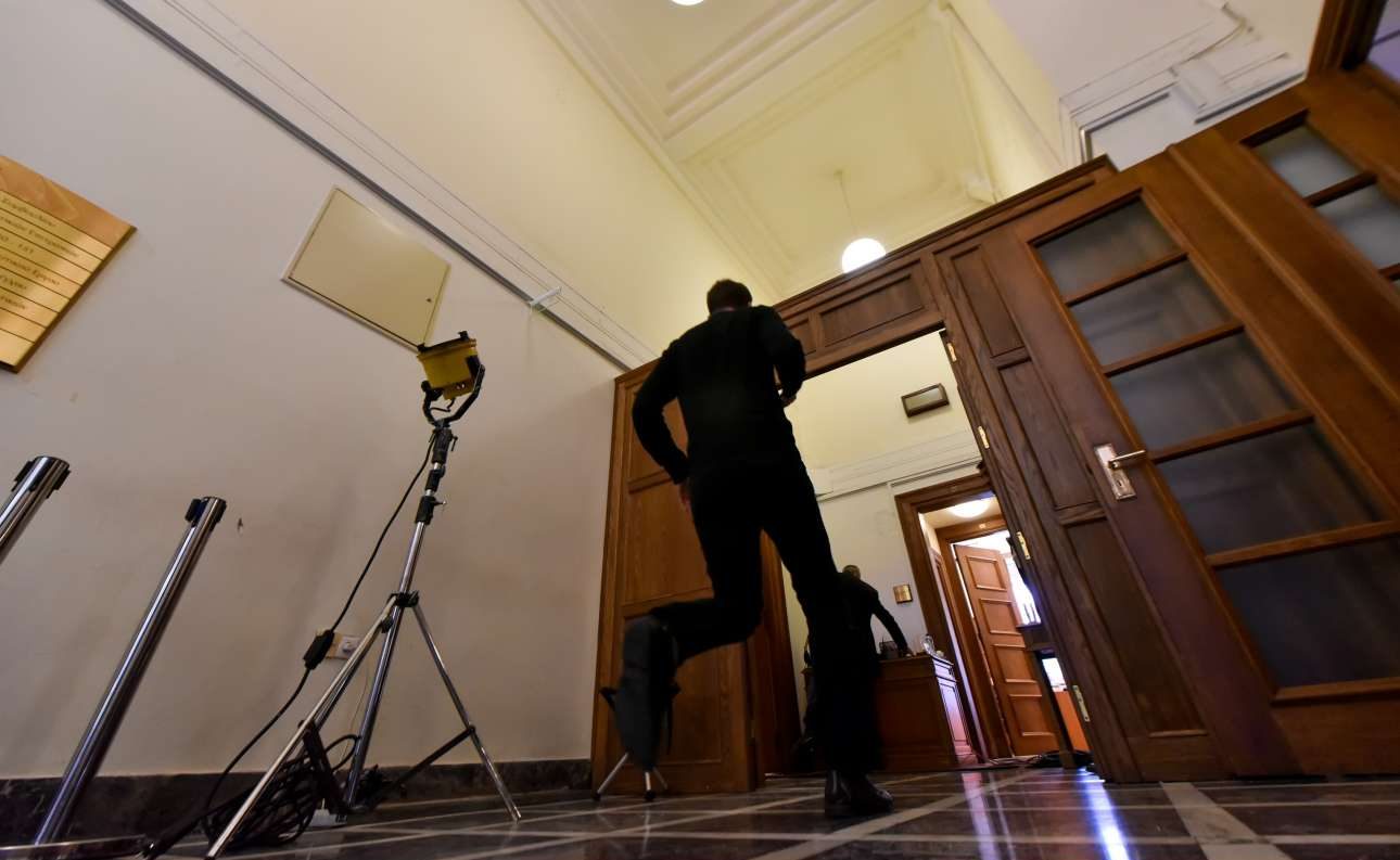 Και τώρα ανασχηματισμός