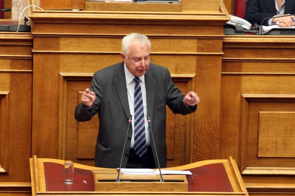 Ο πρώην πρωθυπουργός Παναγιώτης Πικραμμένος μιλάει στη συζήτηση και ψηφοφορία επί της προτάσεως της κυβερνητικής πλειοψηφίας για τη συγκρότηση επιτροπής προκαταρκτικής εξέτασης για την υπόθεση NOVARTIS, Τετάρτη 21 Φεβρουαρίου 2018. ΑΠΕ-ΜΠΕ/ΑΠΕ-ΜΠΕ/Αλέξανδρος Μπελτές
