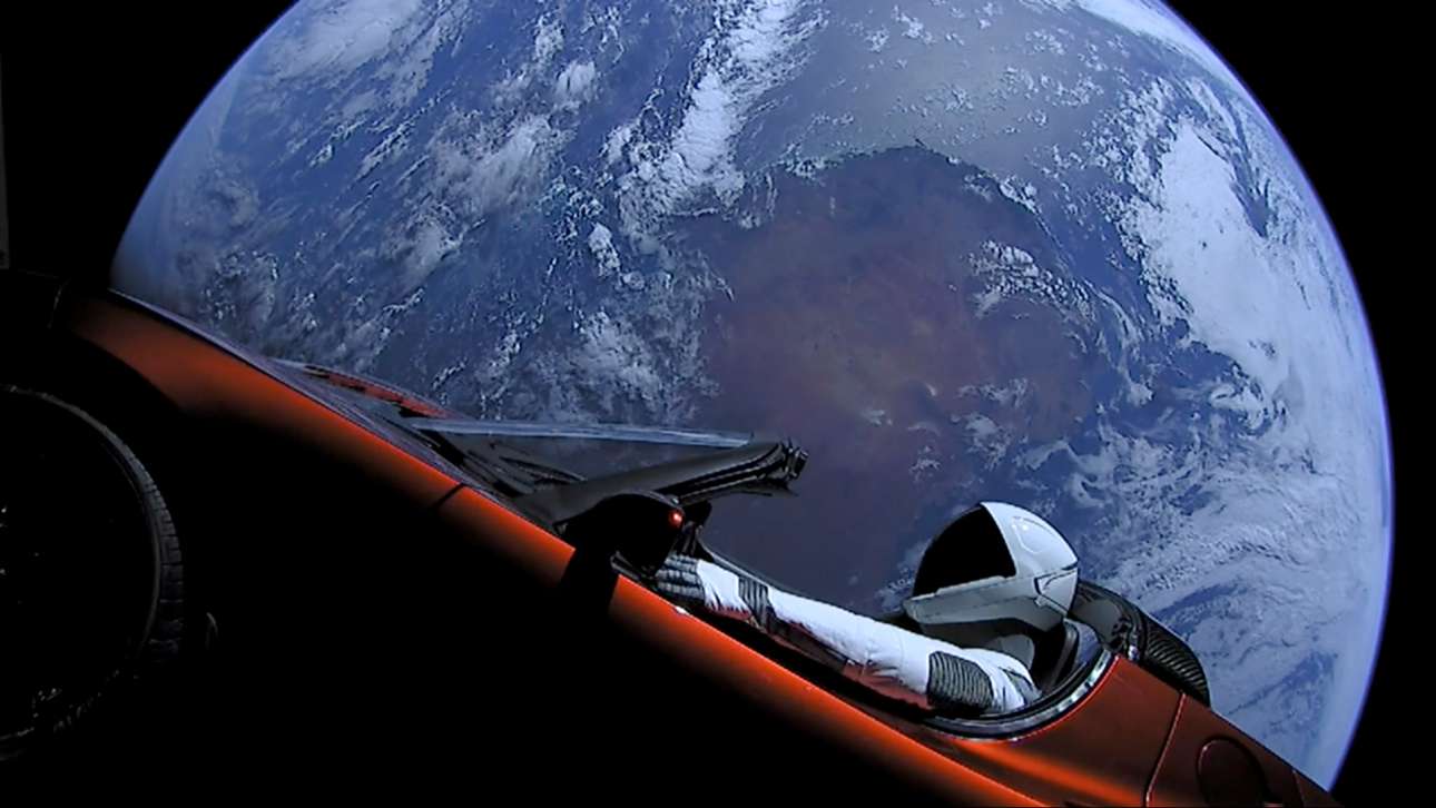 Μπορεί να ξαναπέσει στη Γη το Tesla Roadster του Ελον Μασκ;