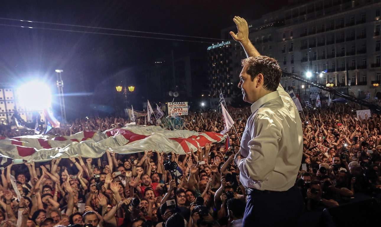 Στις πλατείες με τα ψέματα