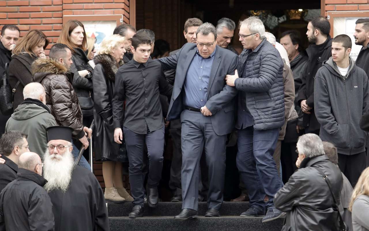 Θρήνος στην κηδεία της συζύγου του Σωκράτη Φάμελλου