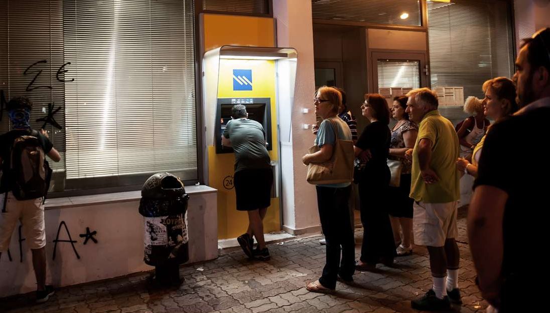 Νέες αλλαγές στα capital controls – πόσο θα αυξηθεί το όριο αναλήψεων