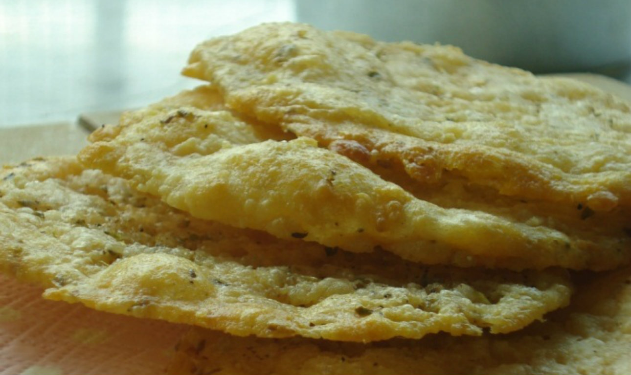 Κράκερς παρμεζάνας: Τα τραγανά μπισκοτάκια που θα αγαπήσετε