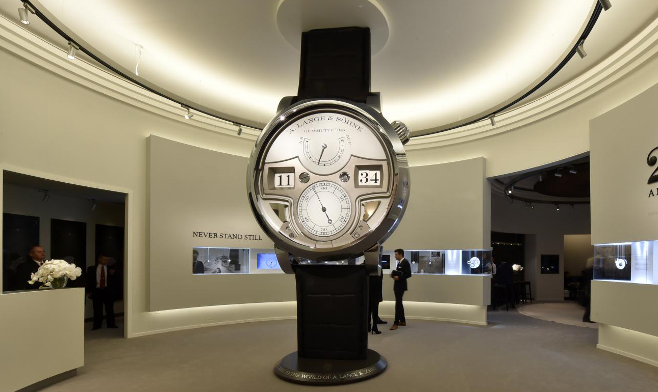 Выставка часов спб. Часовая выставка Geneva 2023 Rolex. Необычная выставка часов. Выставка часов в музее. Выставка необычных часов в школе.