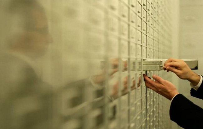 Χέρι (και) στις θυρίδες βάζει η Εφορία