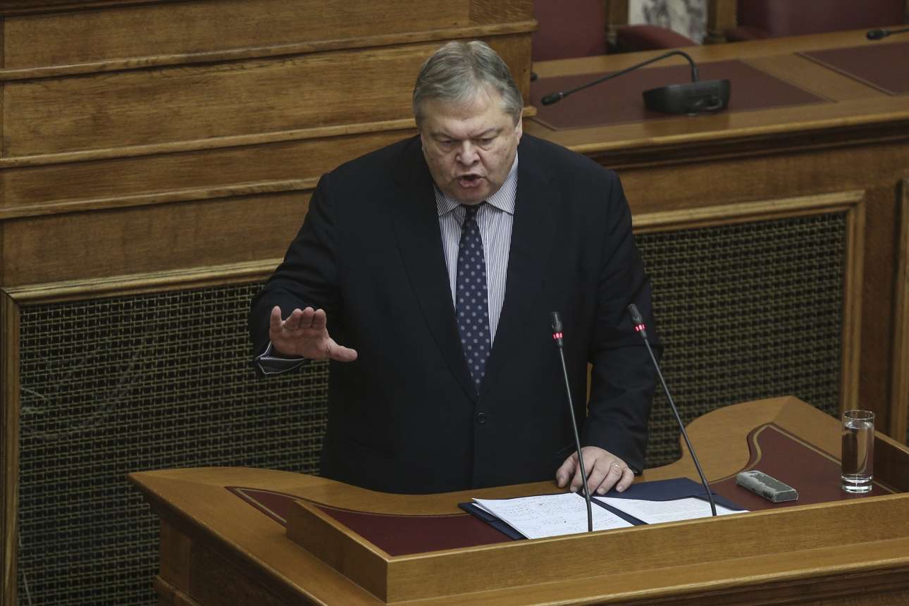 Σκληρή απάντηση Βενιζέλου σε κυριακάτικο δημοσίευμα για τη Novartis