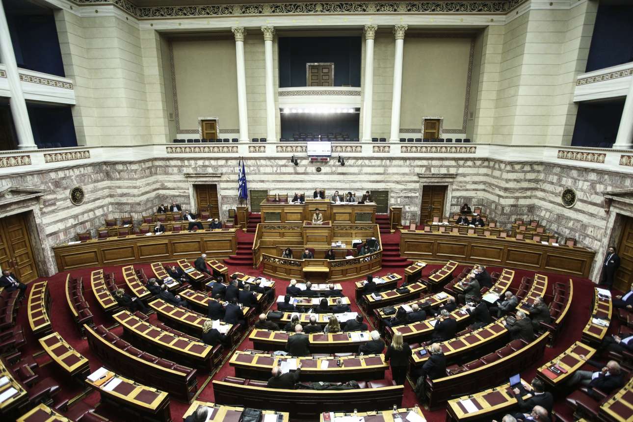 Τεχνικό πρόβλημα διέκοψε τη «μάχη της Novartis» στη Βουλή