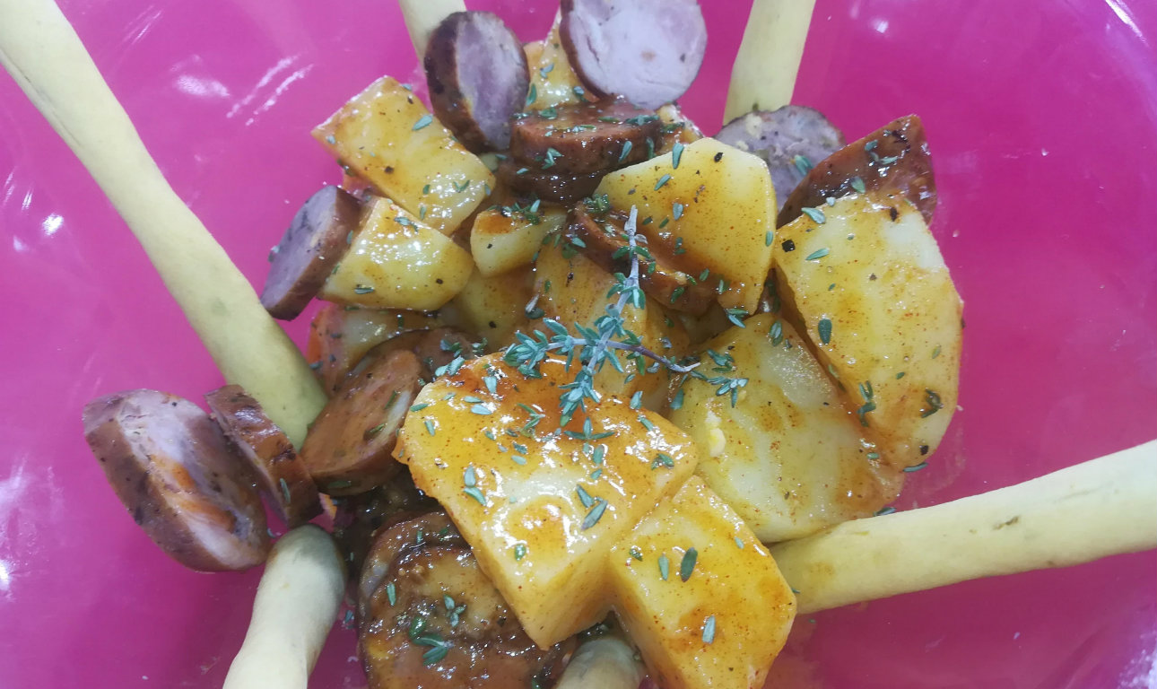 Σαλάτα «Λουκάνικο Project», της Τσικνοπέμπτης