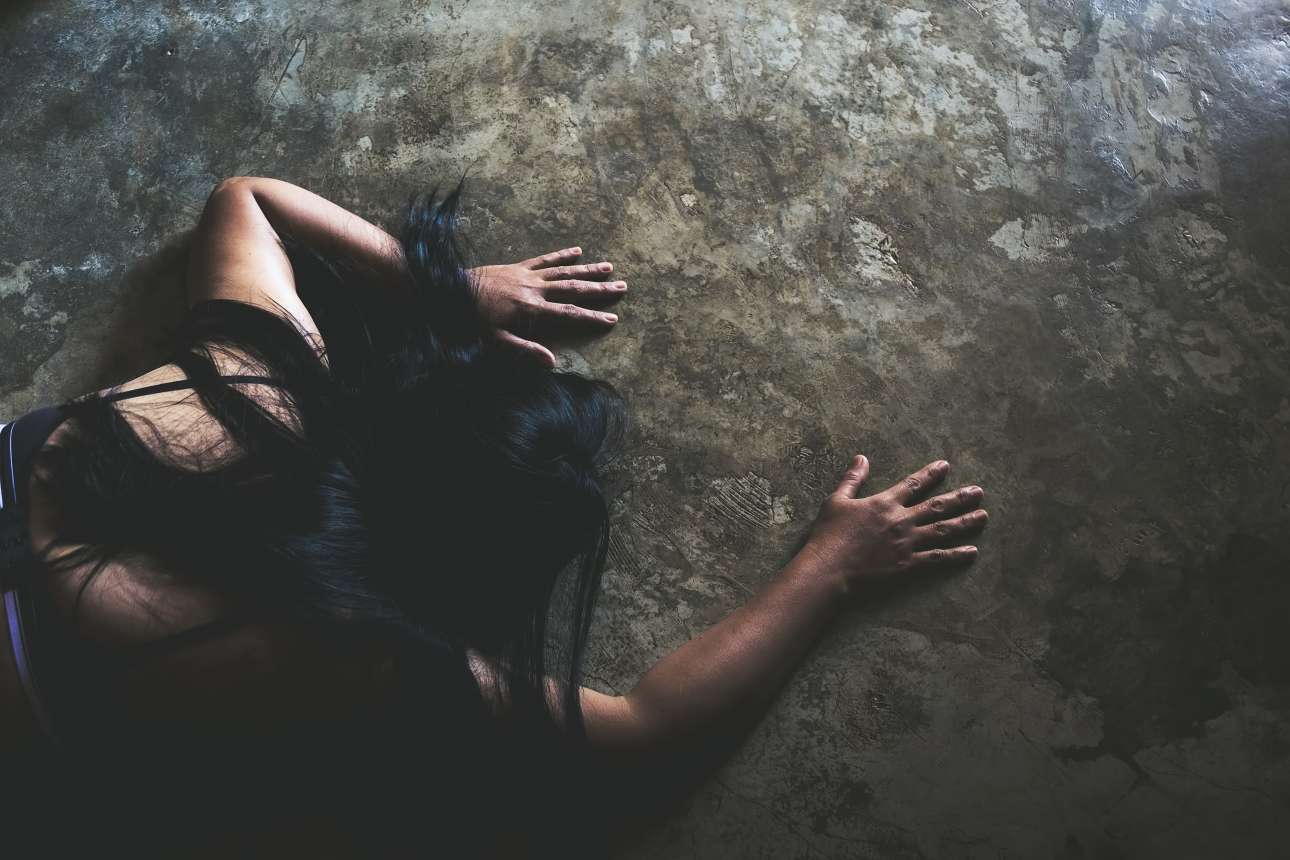 Σοκαριστική έρευνα: Μία στις εννιά Γαλλίδες έχει πέσει θύμα βιασμού