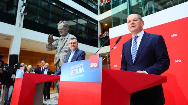 «Ja» είπαν τα μέλη του SPD στο μεγάλο συνασπισμό με Μέρκελ