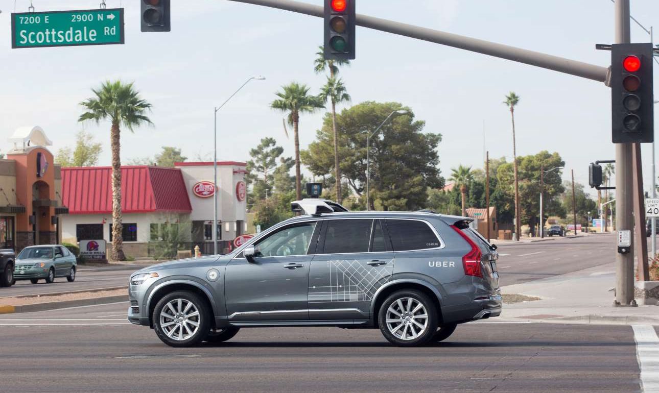 Αυτοκίνητο της Uber χωρίς οδηγό σκότωσε μία γυναίκα στην Αριζόνα