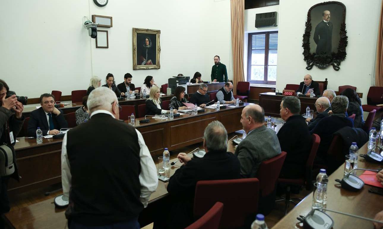 Στον αέρα η προανακριτική για Novartis: Αποχώρησαν όλα τα κόμματα της αντιπολίτευσης