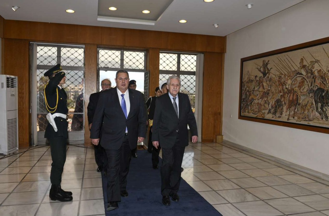 Κουβέλης αδειάζει Καμμένο: Υπερτροφικός ο λόγος περί ομήρων!