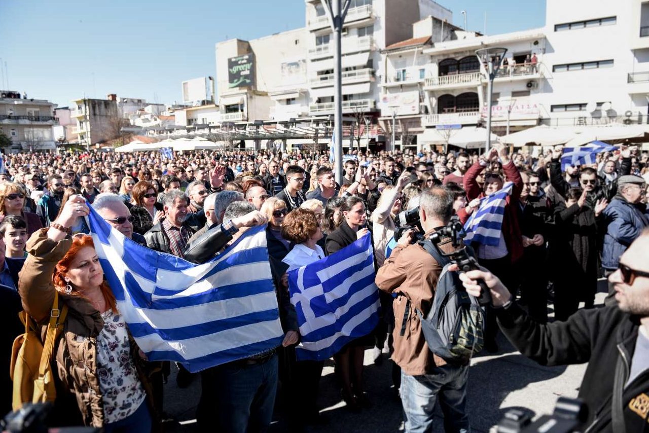 Εμπλεξαν τις γραμμές τους στην κυβέρνηση για τους δύο αξιωματικούς