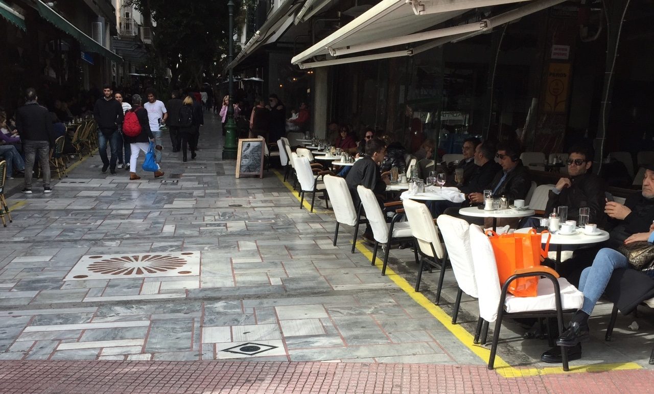 Ως εδώ! Ο Καμίνης τραβάει «κίτρινη γραμμή» στα τραπεζοκαθίσματα