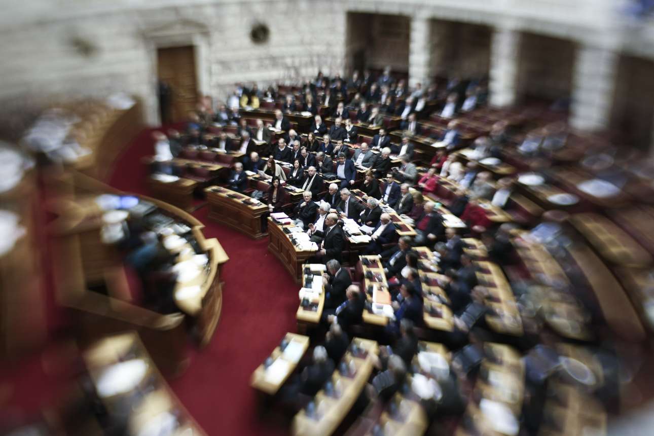 Η κομματοκρατία της μίζας