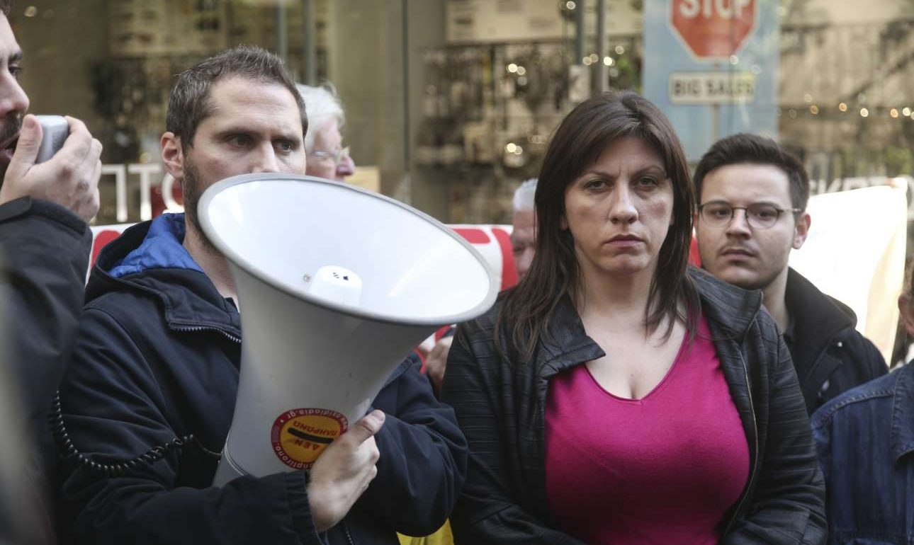 Συμβολαιογράφοι: «Η Ζωή Κωνσταντοπούλου χτυπά κουδούνια και τρομοκρατεί»