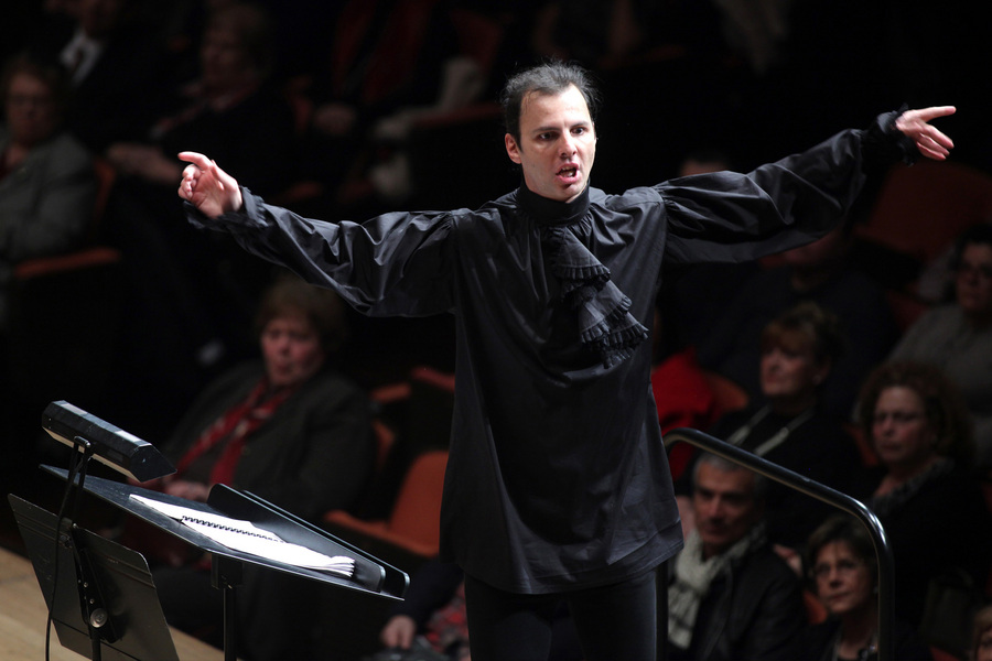 Διχάζει τη Σκάλα του Μιλάνου ο «πανκ» μαέστρος Θεόδωρος Κουρεντζής