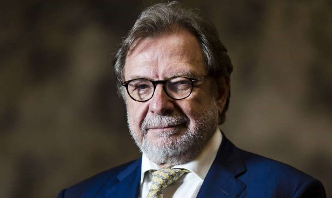 Ο ιδρυτής της El Pais αποχωρεί από την προεδρία της