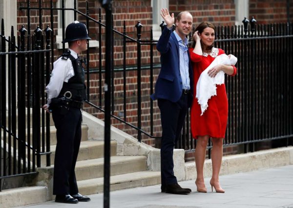 2018-04-23T170056Z_416872334_RC127B964020_RTRMADP_3_BRITAIN-ROYALS-BABY