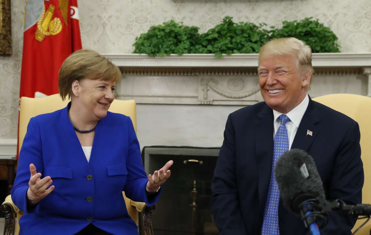 Σε πολύ λίγα σημεία της συνάντησής τους σταμάτησαν να χαμογελούν (REUTERS/Kevin Lamarque)