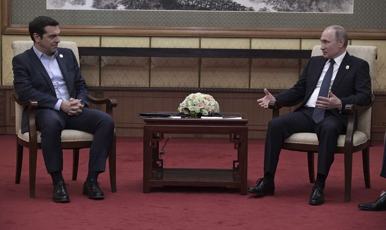 Μαξίμου και Μόσχα παίζουν το «χαρτί» της συνάντησης Τσίπρα – Πούτιν