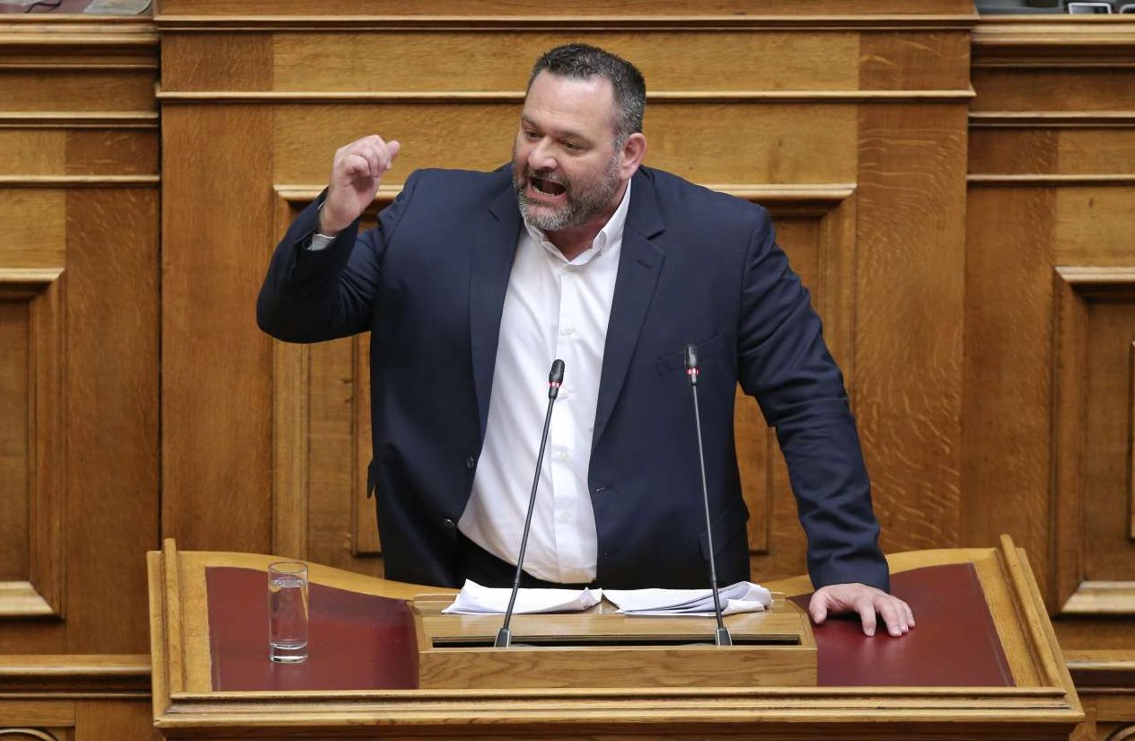 Ψαλίδι 25% στον μισθό του Λαγού της ΧΑ για τα έκτροπα στη Βουλή