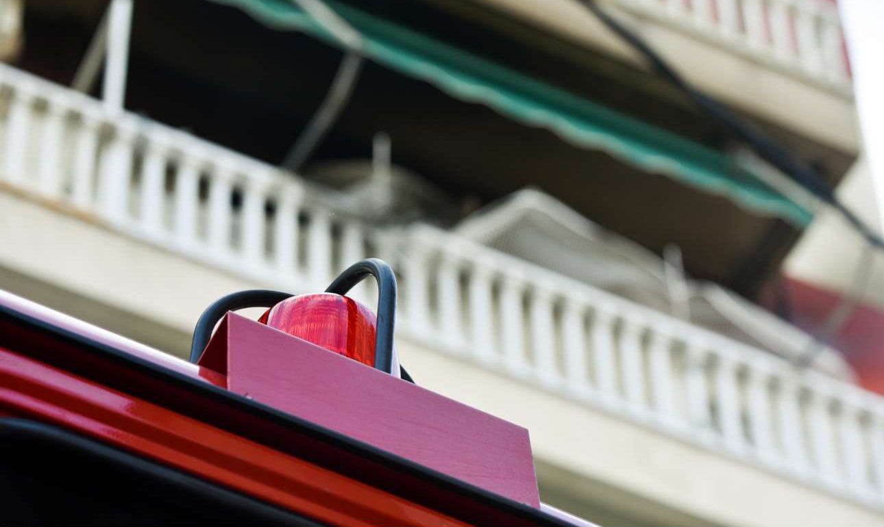 Ενας νεκρός από φωτιά σε διαμέρισμα στον Πειραιά