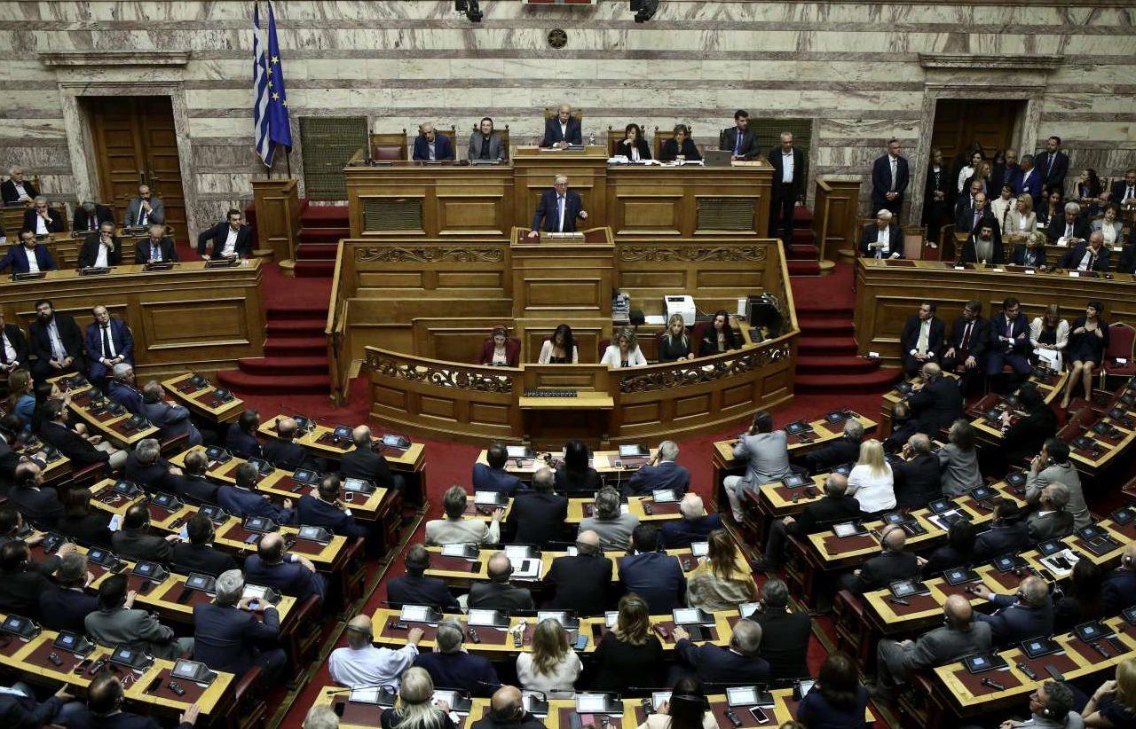 Γιούνκερ στη Βουλή των Ελλήνων: «Ζήτω η ευρωπαϊκή Ελλάδα, ζήτω η ελληνική Ευρώπη»