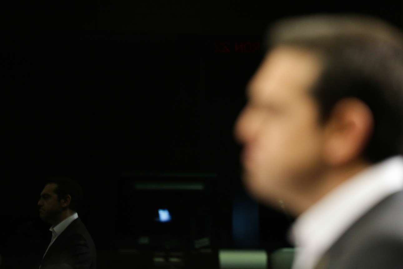 Το τούνελ, το φως και το ελλοχεύον πισωγύρισμα…