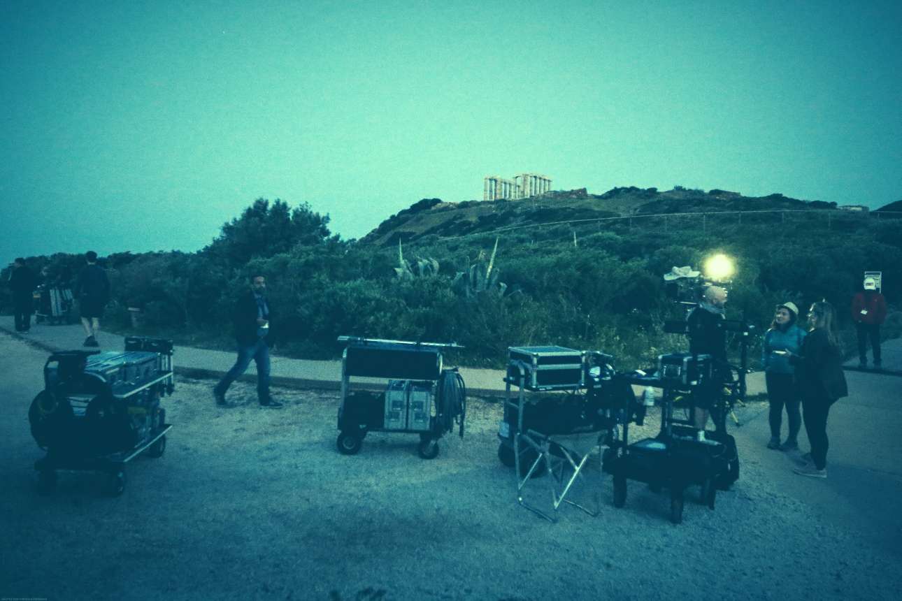 Ξεκίνησαν τα γυρίσματα της «Μικρής Τυμπανίστριας» στο Σούνιο [εικόνες]