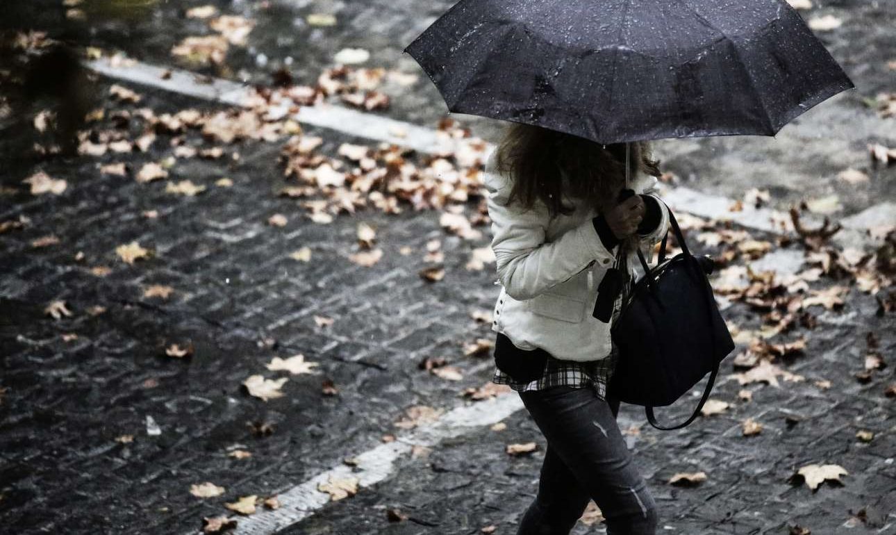 Νεφώσεις και τοπικές βροχές τη Μεγάλη Πέμπτη