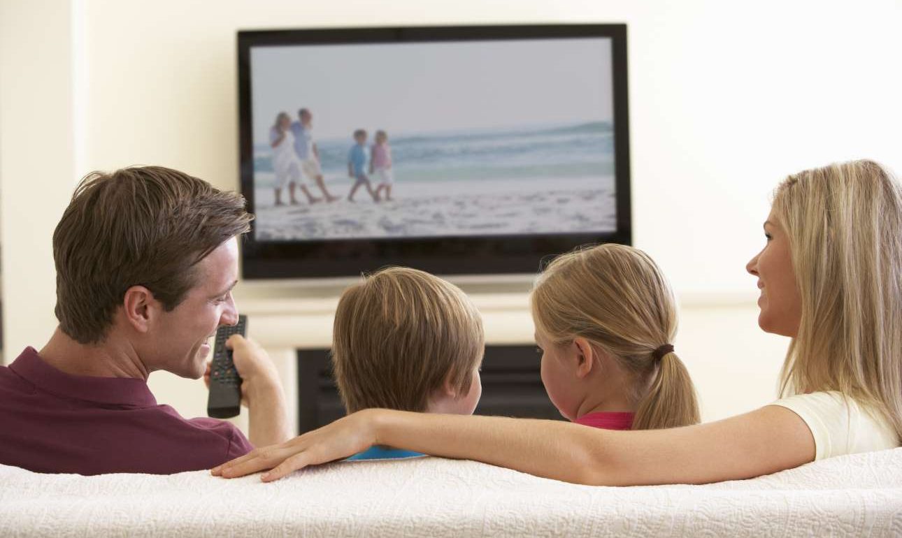 Ερευνα: Τελικά το Διαδίκτυο δεν «σκότωσε» την τηλεόραση