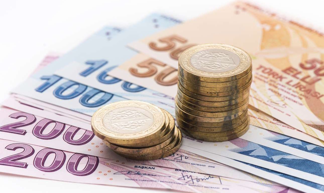 Καταρρέει η τουρκική λίρα – σπάει το ένα αρνητικό ρεκόρ μετά το άλλο