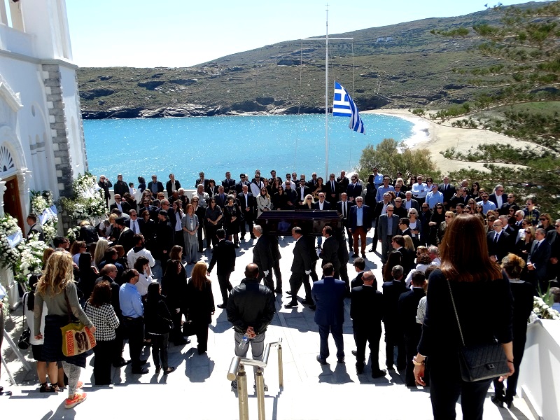 Βαθιά οδύνη και οργή στην κηδεία του Αλέξανδρου Σταματιάδη